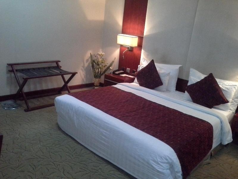 Chelsea Hotel Abuja Exteriör bild