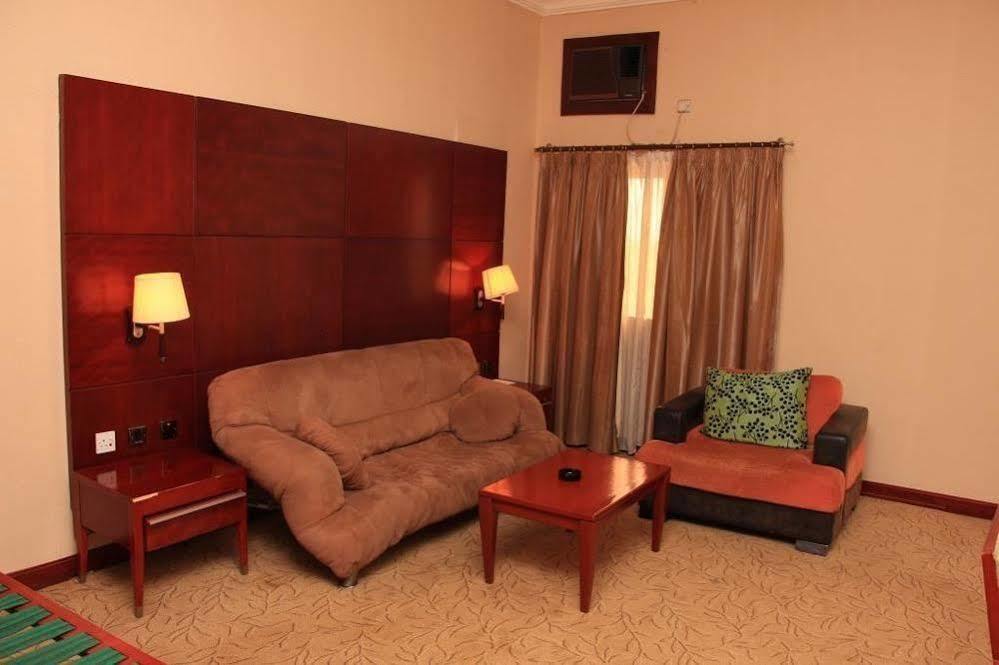 Chelsea Hotel Abuja Exteriör bild